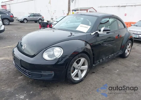 2012 Volkswagen Beetle 2.5L z USA, uszkodzony, nr VIN 3VWJP7AT5CM606698